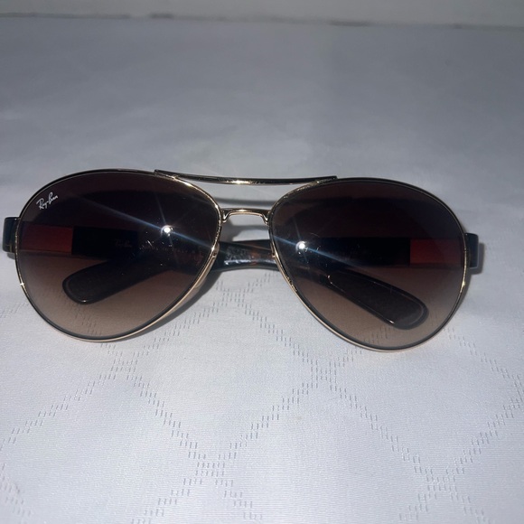 💥💥💥Ray-Ban Unisex Sun Glasses made in Italy - Picture 2 of 7